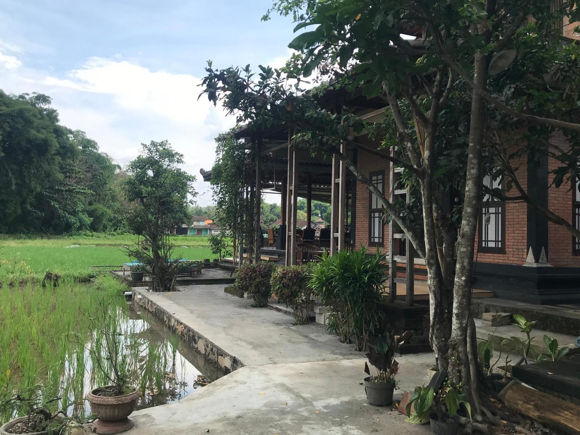 Lotus 2 Guest House Magelang Exterior foto