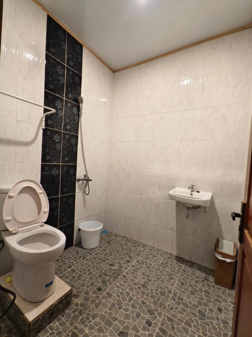 Lotus 2 Guest House Magelang Exterior foto